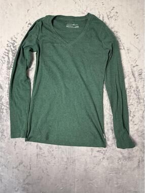 Eddie Bauer woman’s v neck Long Sleeve T Shirt Size.S  Casual outdoor